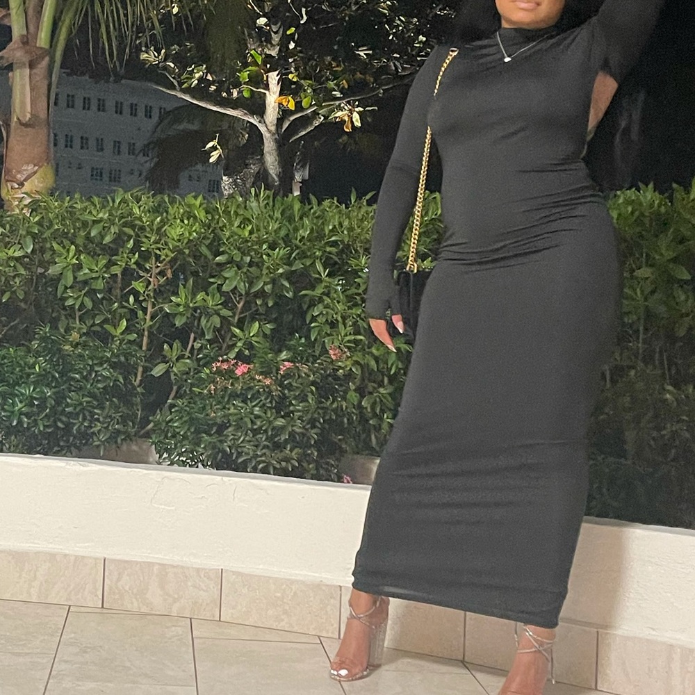 Black backless dress